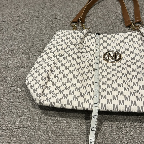 NWT Elegant White and Gray Tote Bag With Brown Double Straps 16x11 - Picture 4 of 7